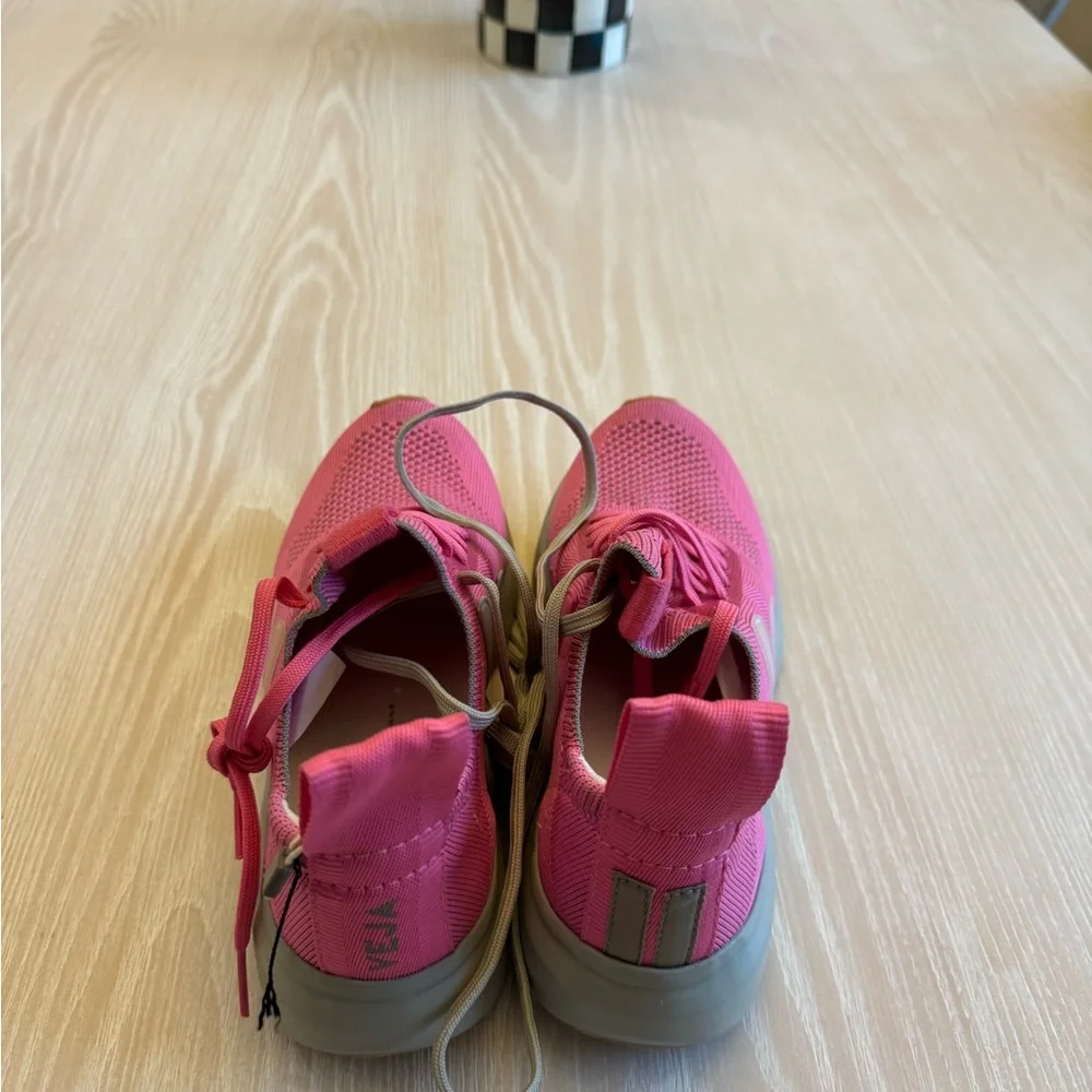 Veja Women's Pink Sneakers - Picture 4 of 6